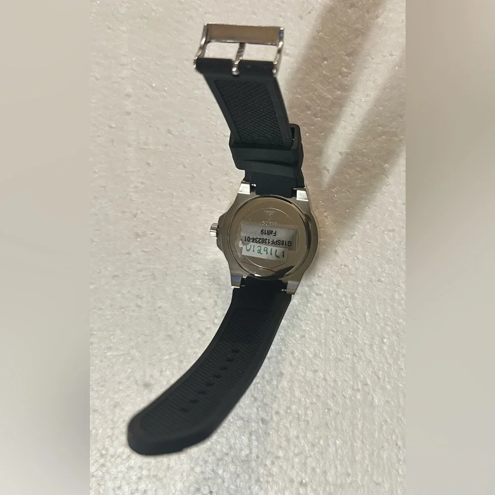 GUESS Watch Woman Analog‎ Quartz W1291L1 Zena.